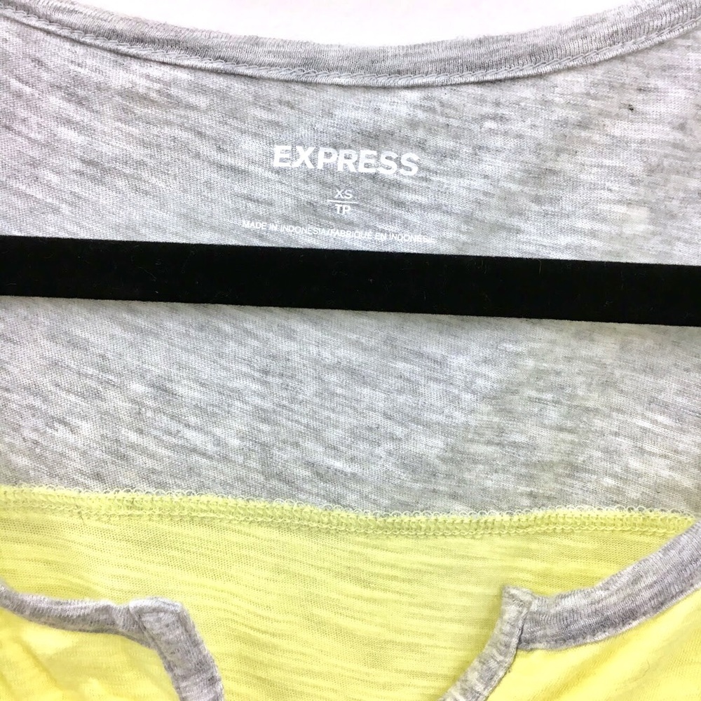 {Express} Colorblock T-shirt - Picture 2 of 3
